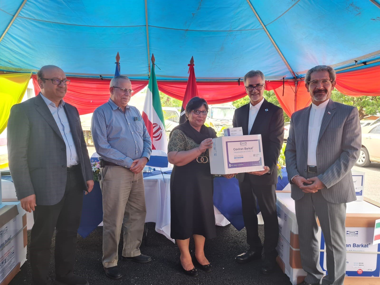 Nicaragua recibe 200 mil vacunas COVIRAN