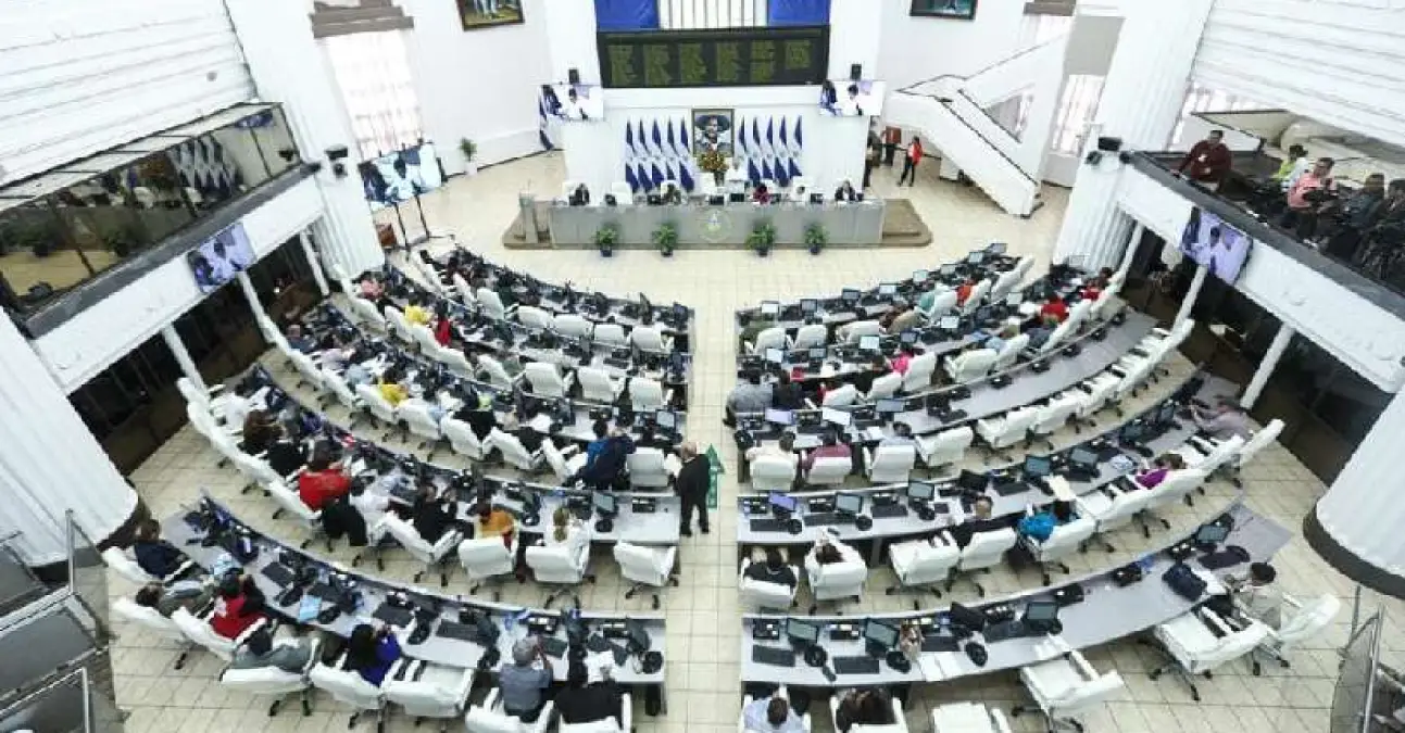 Asamblea Nacional saluda a los maestros nicaragüenses en su día por su destacada labor