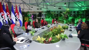 Comandante Daniel Ortega y Compañera Rosario se reúnen con el Presidente del PARLACEN