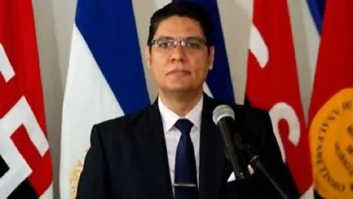 Como embajador de República Dominicana, se compensa al profesor Harold Delgado