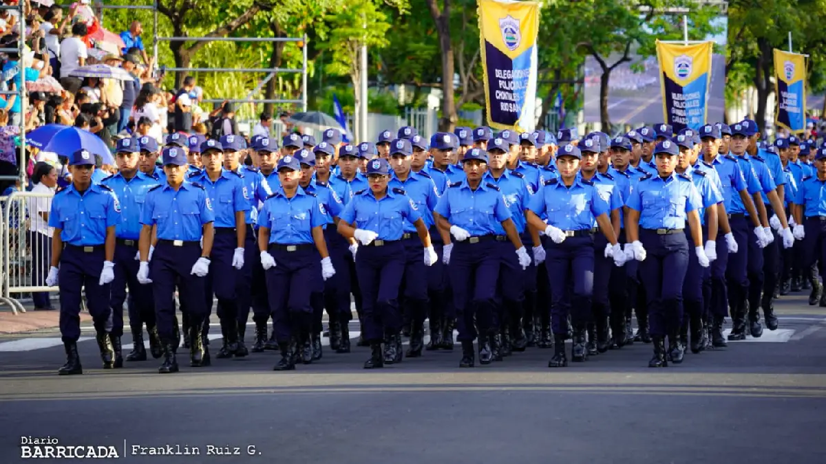 Realizan gran desfile policial “Con la Paz No se Juega”