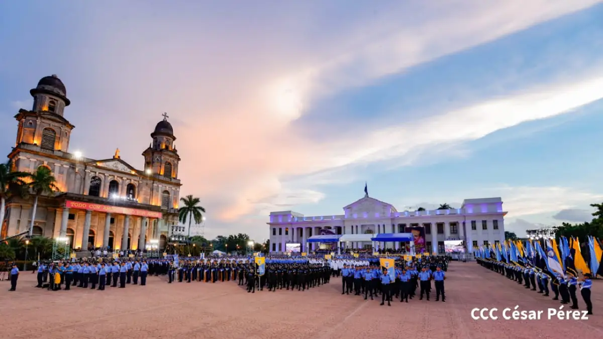 Presidente Daniel preside acto del 44 aniversario de fundación de la Policía Nacional