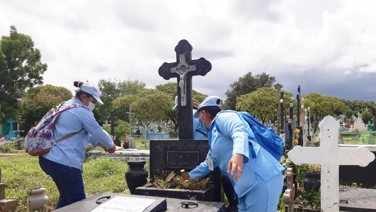 MINSA presenta plan integral de salud y atención para las familias que acudan a los cementerios