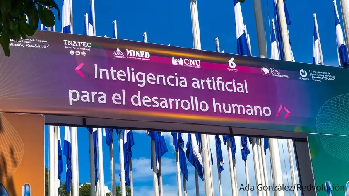 Durante los próximas horas, los participantes trabajarán incansablemente en sus proyectos, compitiendo por premios y reconocimiento en el mundo de la tecnología.