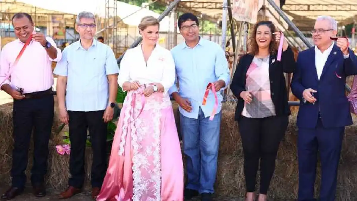 Inauguración de la VI adicción feria Ganadera Navidad 2023, más de 100 establecimientos comerciales e instituciones bancarias forman parte de esta adicción, la cual se desarrollará del 28 de noviembre al 3 de diciembre.