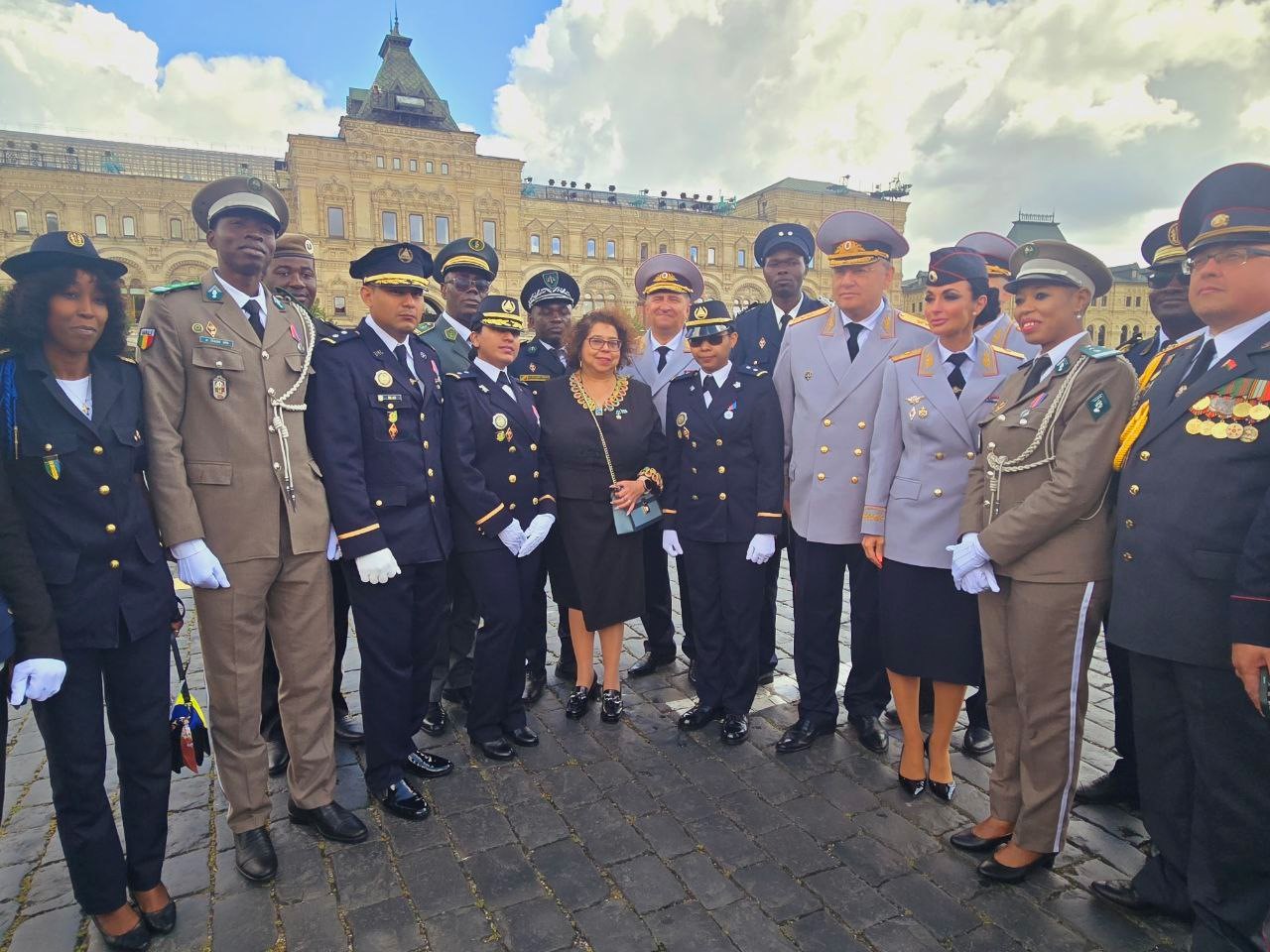 foto de graduacion de los oficiales nicaraguenses en rusia