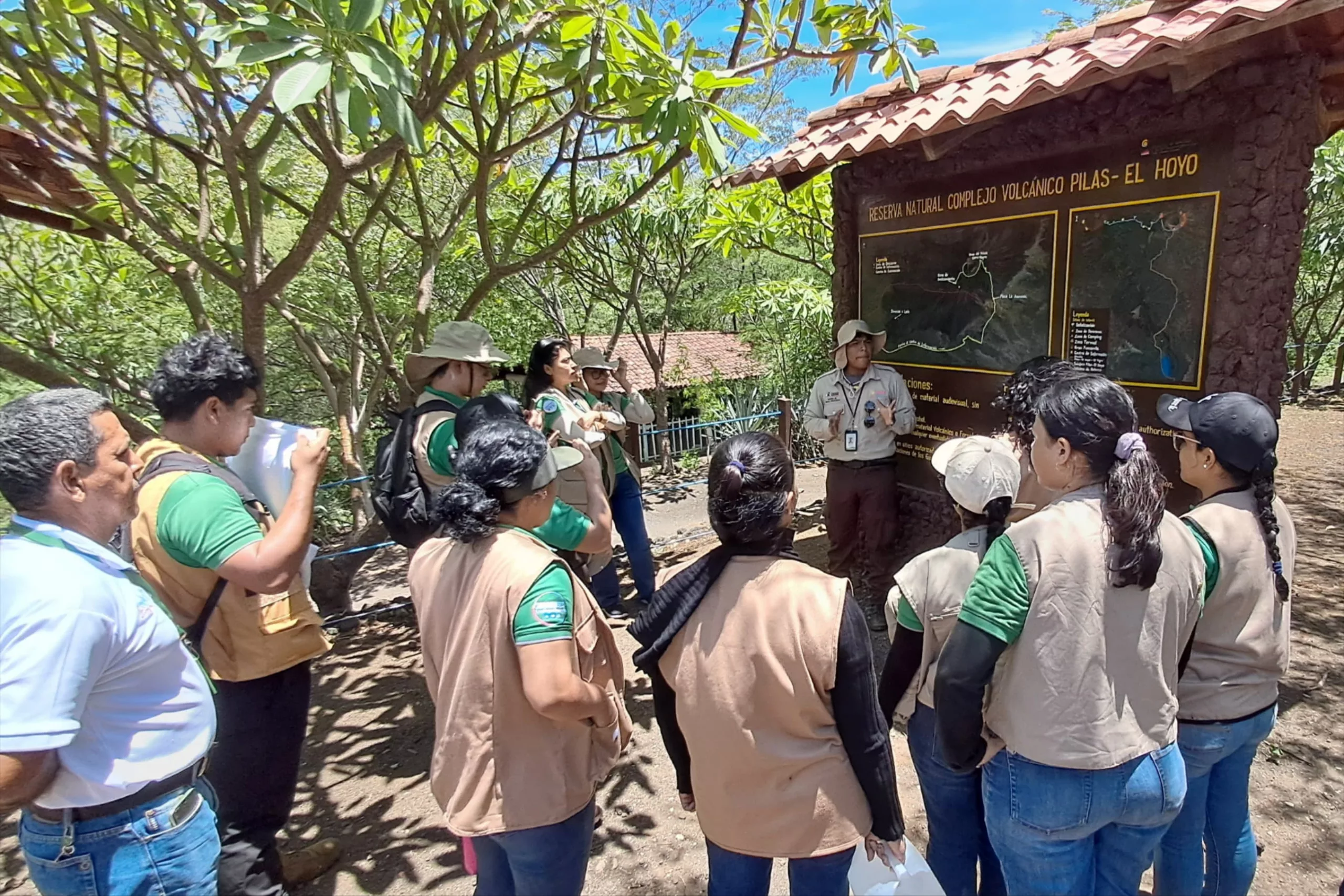 ENCUENTRO DE MARENA CON ESTUDIANTES