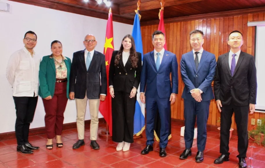 Embajador de la República Popular China se reúne con la Secretaría de Economía Creativa