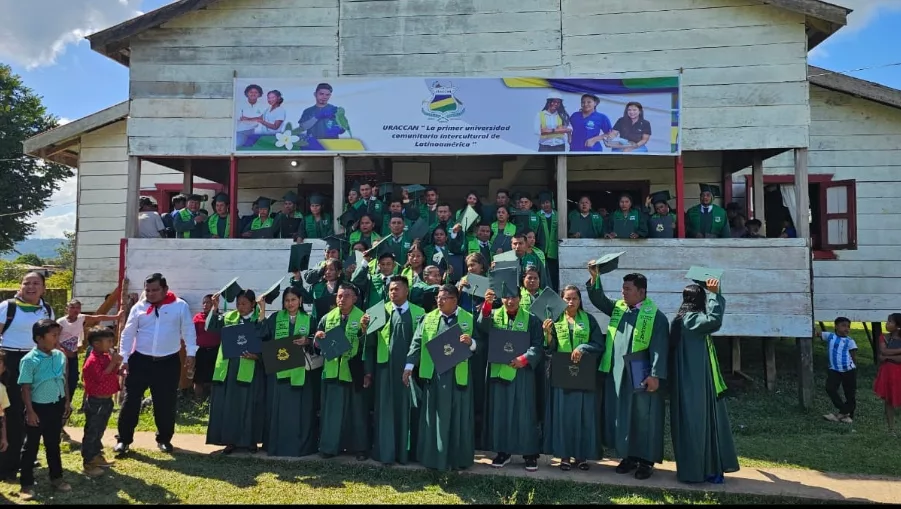 Más de 980 nicaragüenses culminan su formación profesional en instituciones públicas