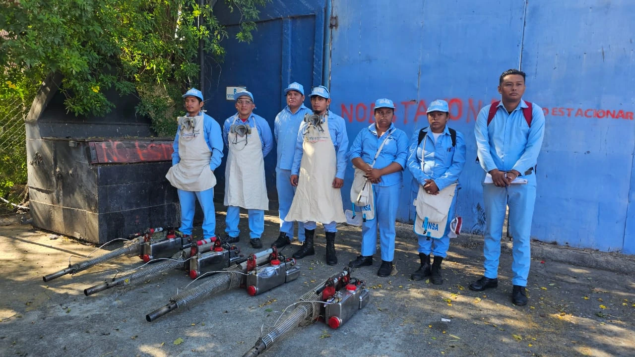 Refuerzan lucha contra el zancudo en el barrio Javier Cuadra