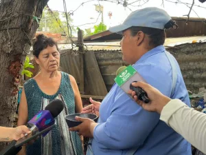 Familias y MINSA unidos contra los zancudos en barrio Isaías Gómez