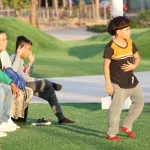 Familias capitalinas disfrutan del renovado Paseo Edith Grön como espacio de recreación