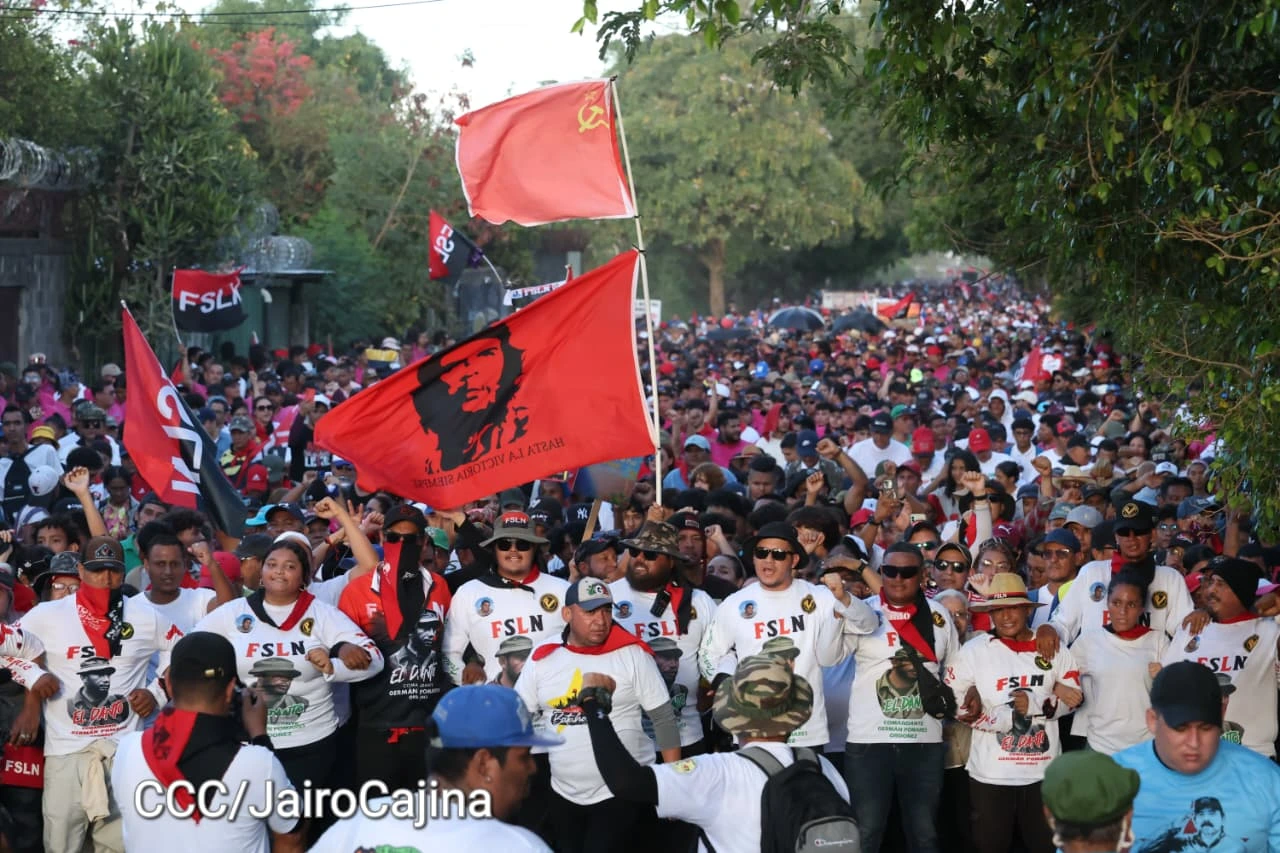 Caminata por la paz: familias, artistas y estudiantes celebran abril en unidad