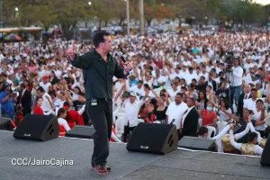 Nicaragua celebra su paz en unidad y fe desde la Plaza La Biblia en Managua