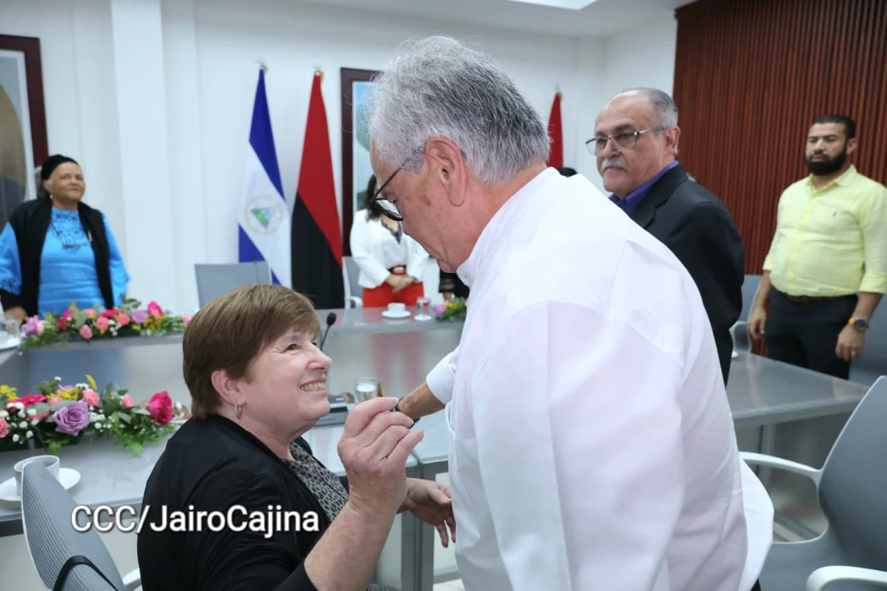 Asamblea Nacional sostiene encuentro fraterno con familiares del evangelista Yiye Ávila