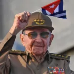 Raúl Castro: Seguiré marchando al frente de nuestro pueblo