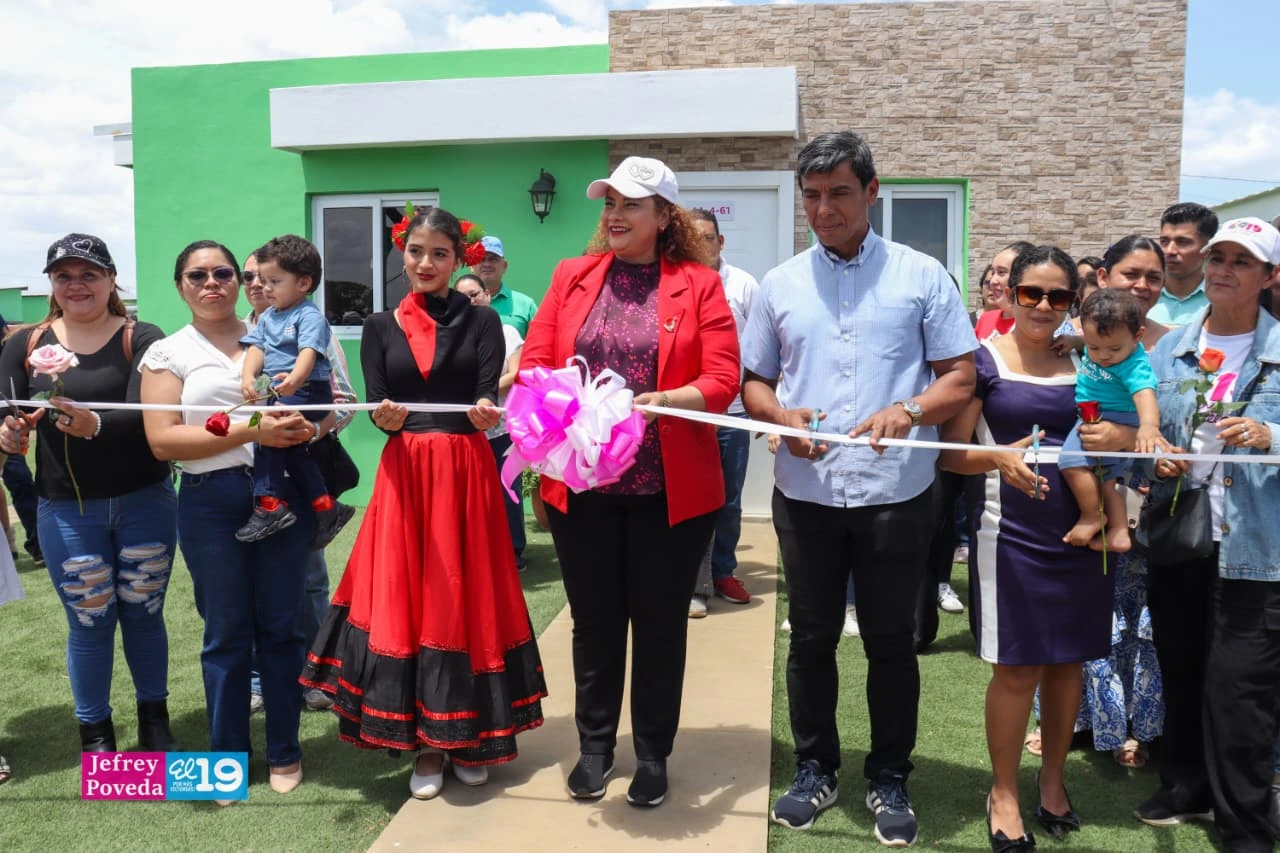 Familias Capitalinas Estrenan Residencial Las Madres en una Festiva Celebración del Día de las Madres