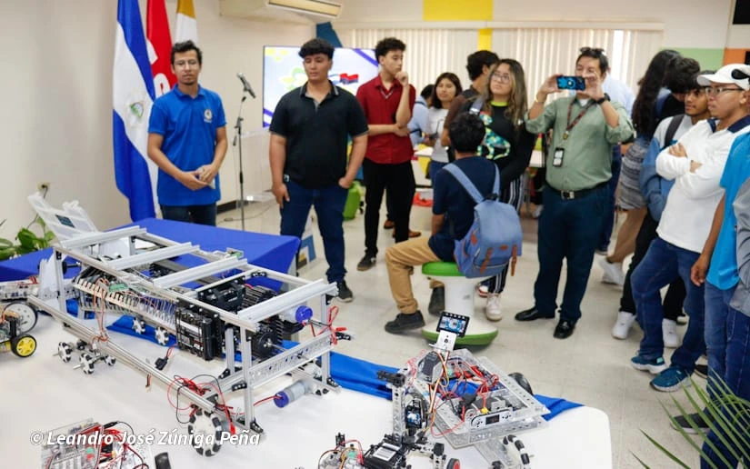 Estudiantes universitarios impulsan desarrollo tecnológico con exposición de robótica