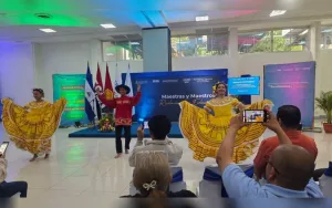 Educadores participan en jornada de reflexión sobre bienestar emocional y compromiso educativo