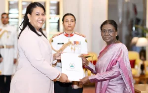 Embajadora Nadeska Cuthbert se acredita oficialmente ante la República de la India