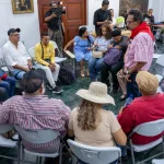 Poetas y escritores conmemoran el Día de la Alegría en la jornada literaria «La palabra en Revolución»