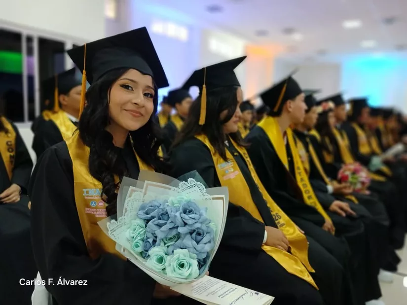 Centro Tecnológico Manuel Olivares Rodríguez gradúa a 302 nuevos bachilleres técnicos en Contabilidad