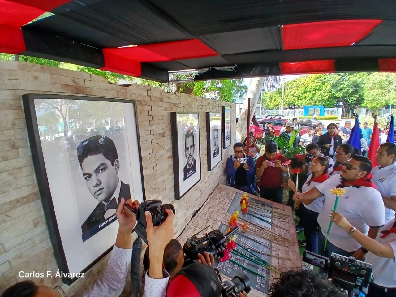 Estudiantes reafirman su compromiso con la libertad y la soberanía en homenaje al 23 de Julio