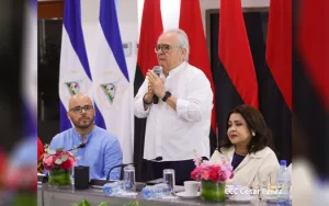 Exposición del doctor Gustavo Porras a Comunicadores y Periodistas durante el Proceso de Consulta a Reformas Constitucionales