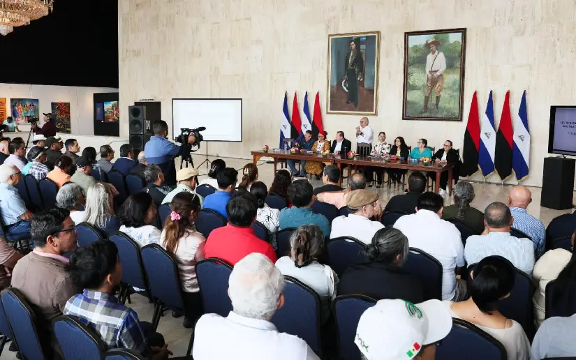 Encuentro con Artistas, Escritores, Artesanos y Promotores de la Cultura durante el Proceso de Consulta de las Reformas Constitucionales 