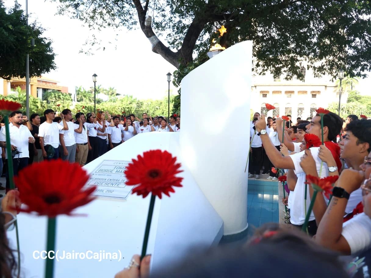 Comandante Tomás Borge Martínez, el gigante inclaudicable del amor por Nicaragua, recibe homenaje con música, poesía y flores