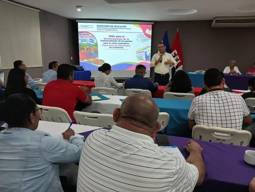 Maestros y asesores pedagógicos participan en Taller Nacional de Evaluación para Aprendizajes