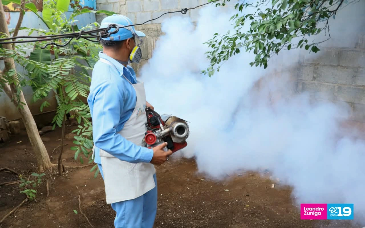 Brigadas del MINSA refuerzan acciones contra el dengue en el barrio El Recreo
