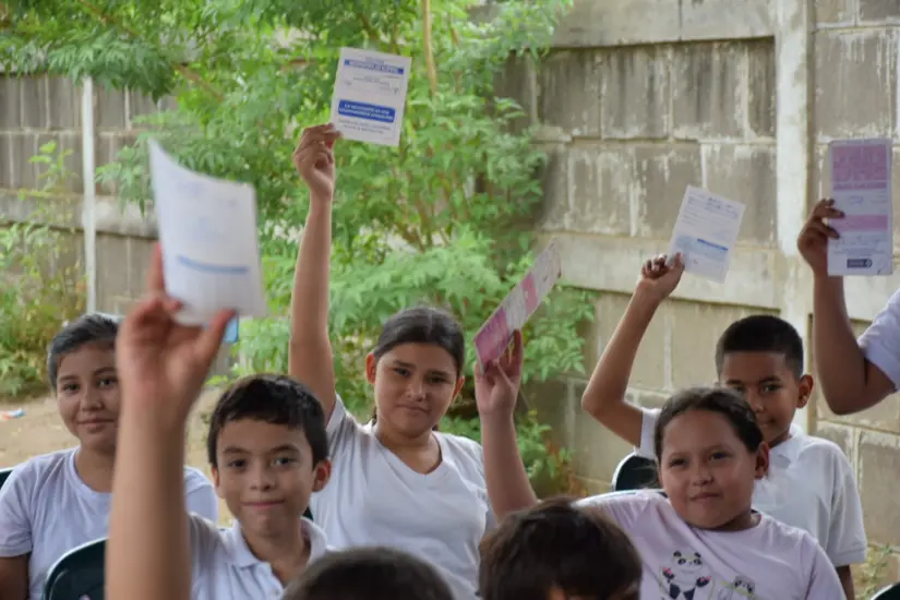 Estudiantes del Colegio Blanca Stella Araúz reciben vacuna contra el Virus del Papiloma Humano