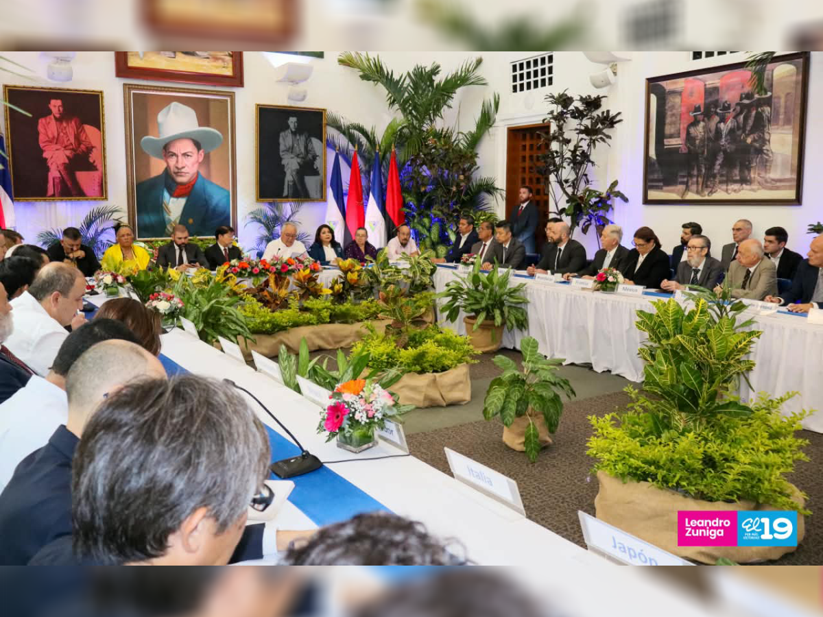 Comisión Nacional de Reformas Constitucionales Soberanas sostiene segundo encuentro con diplomáticos