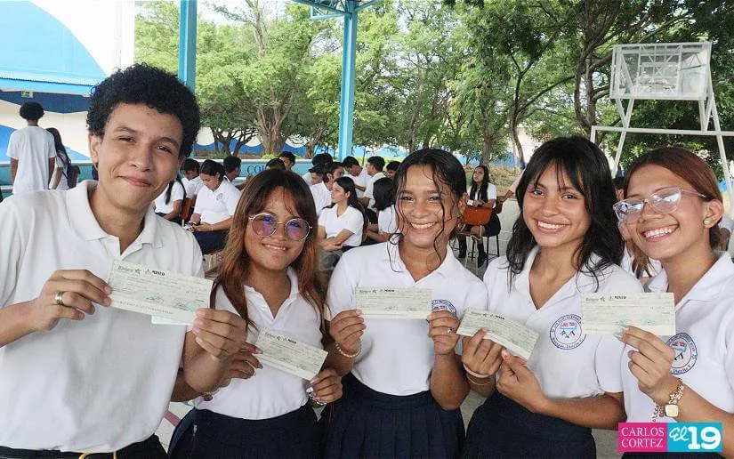 Gobierno anuncia Bono Presidencial de 4,000 córdobas para bachilleres