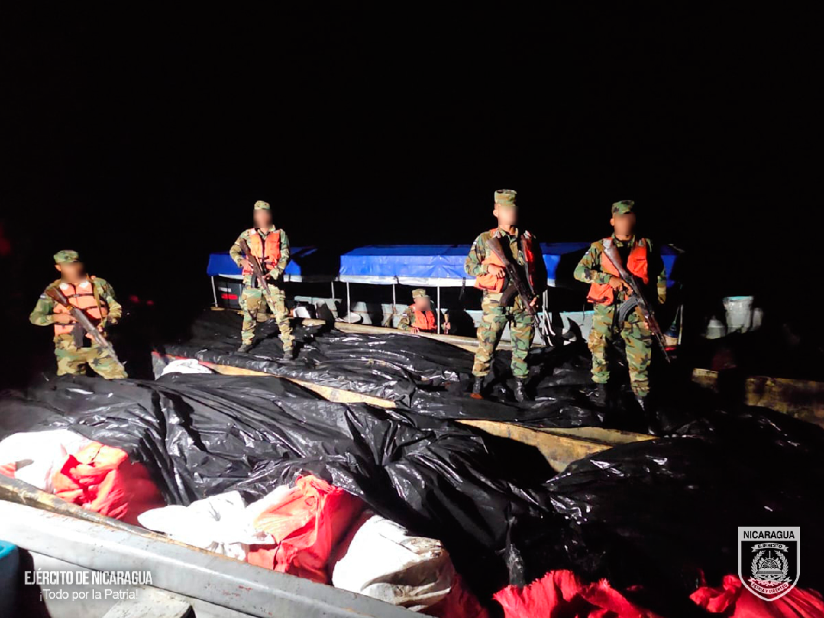 Ejército ocupa mercadería transportada en dos embarcaciones en Río San Juan