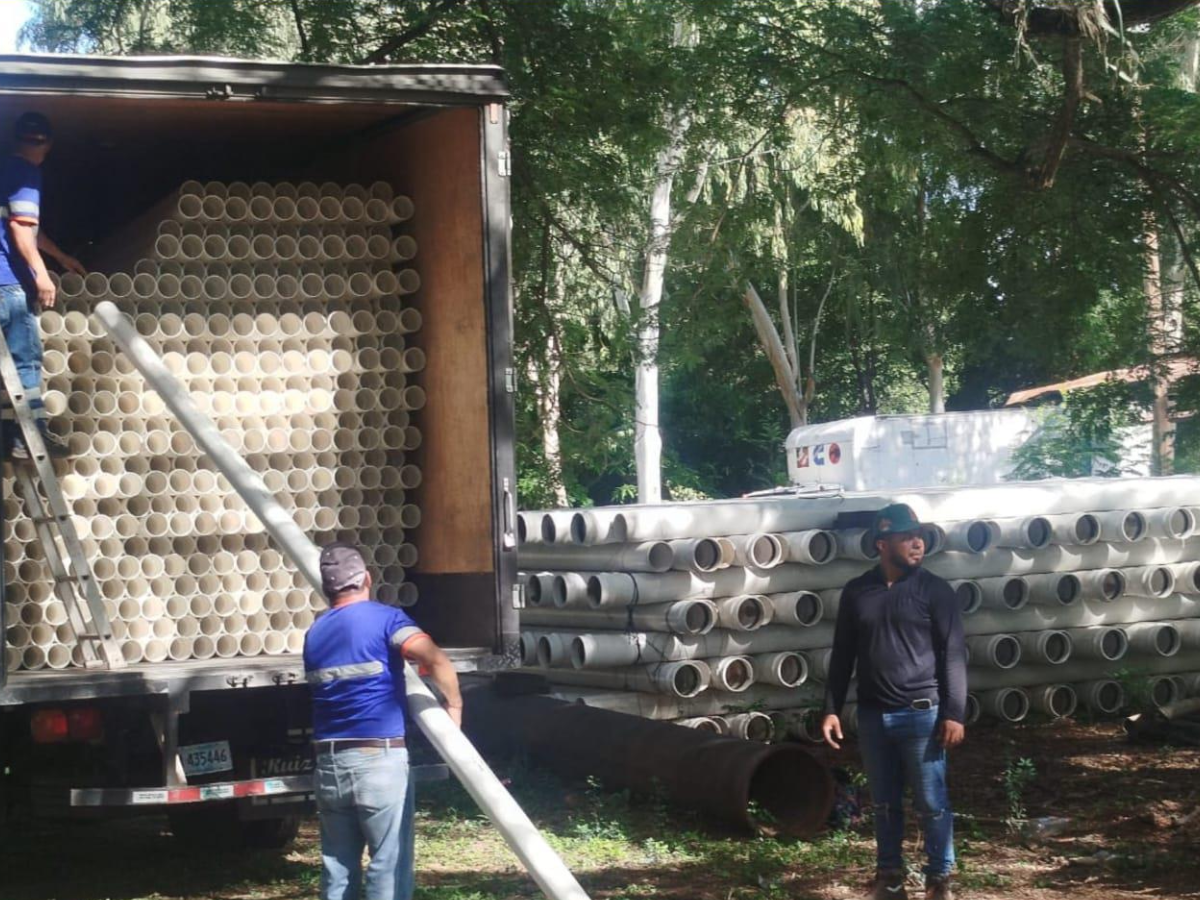 Gobierno garantiza insumos para ampliar las redes de agua y saneamiento a nivel nacional