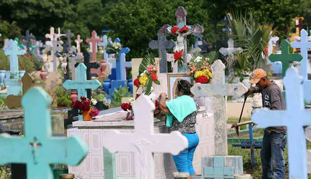 MINED honrará la memoria de maestros destacados con ofrendas florales este 1 y 2 de noviembre