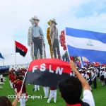 Izan banderas nacionales en El Coyotepe en honor al General Benjamín Zeledón