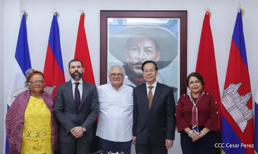 Delegación de Camboya sostiene encuentro con autoridades de la Asamblea Nacional