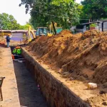 Obras de drenaje pluvial y alcantarillado sanitario avanzan un 40 % en el barrio 30 de Mayo